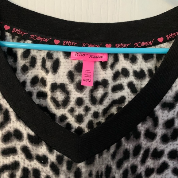 New Leopard Print Sleepwear - Picture 2 of 5